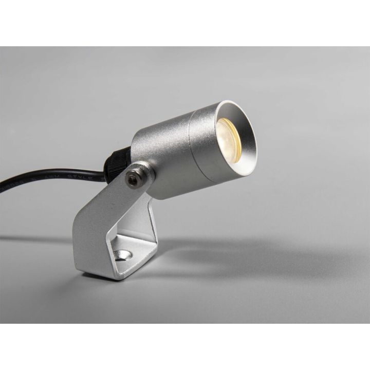 Kohtvalgusti Allan More piigiga