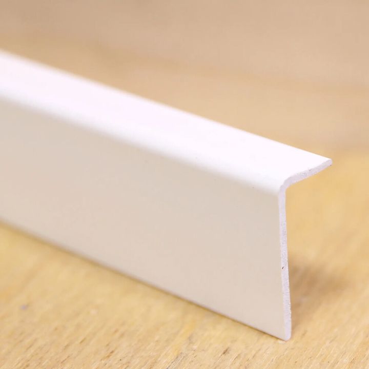 Välisnurgaliist plastik KKU 10/20 valge 10 x 20 x 2600 mm