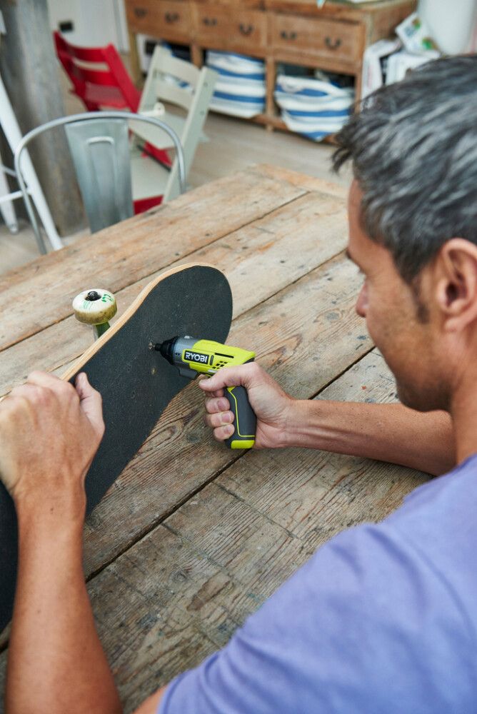 Akukruvikeeraja Ryobi ERGO, 4 V