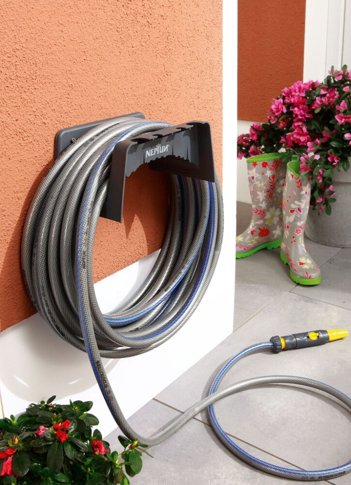 Seinahoidik voolikule Neptun