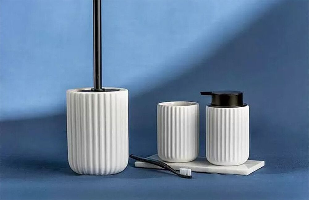 Hambaharja tops Wenko Belluno valge