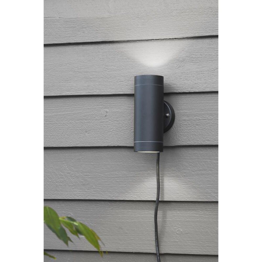 LED-välisvalgusti Markslöjd Garden 24 must