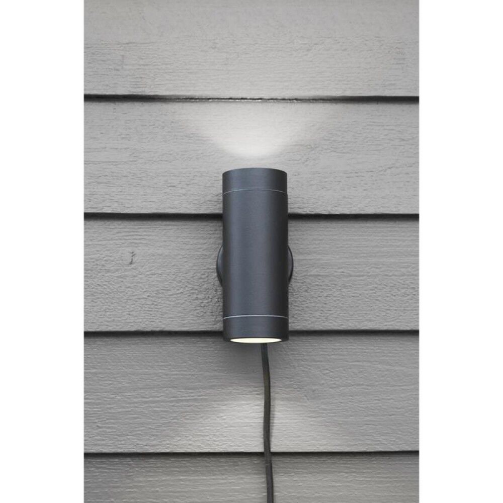 LED-välisvalgusti Markslöjd Garden 24 must