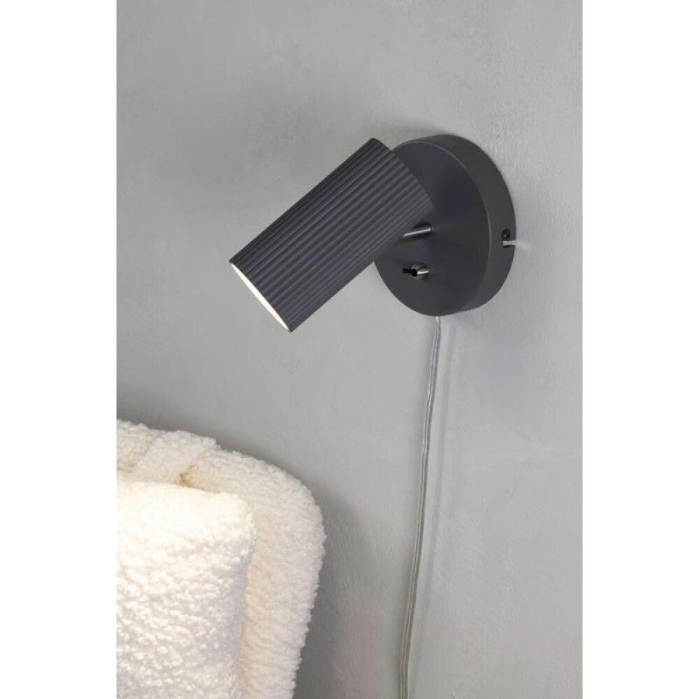 Kohtvalgusti Markslöjd Costilla 1L must