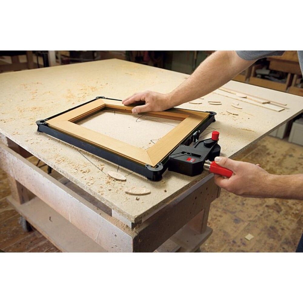 Pitskruvi lindiga Bessey BAN 700