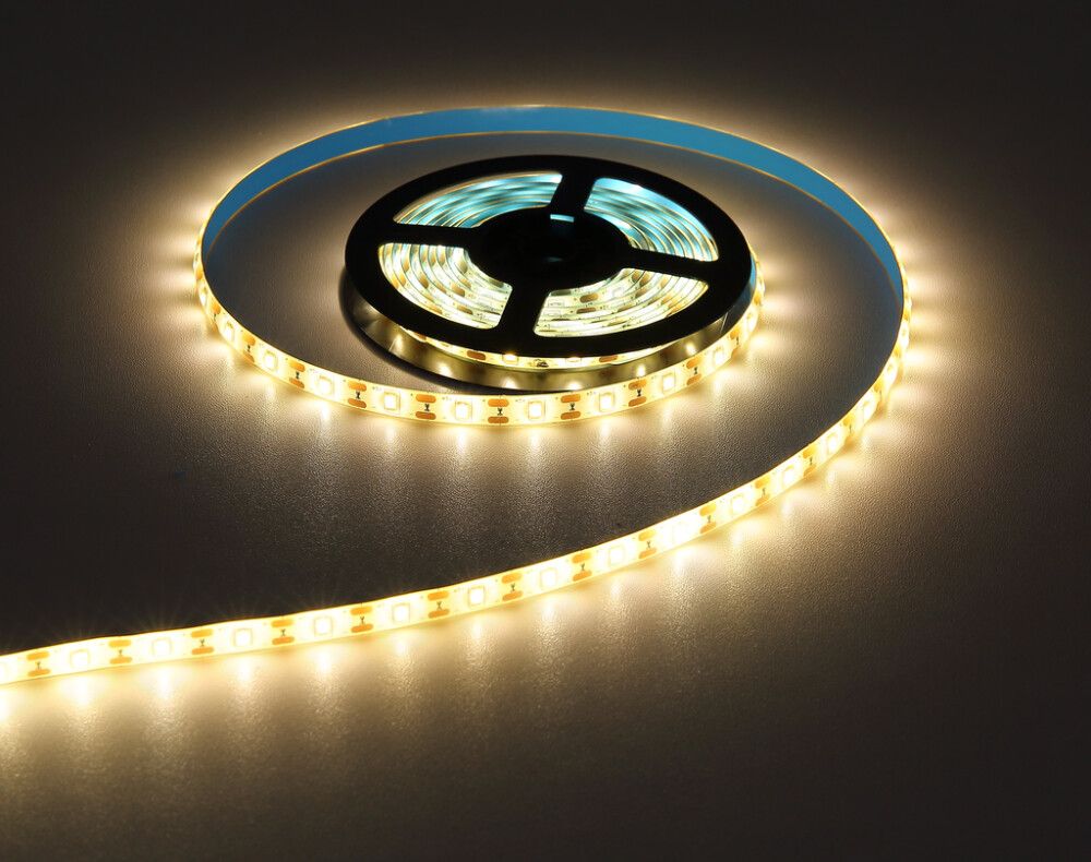 Päikesespatareiga LED-valgusriba Globo 5 m