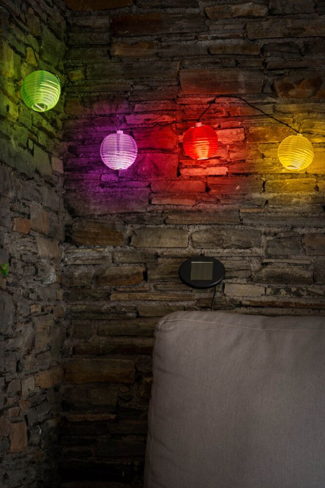 Päikesepatareiga LED-valguskett Eglo 570 cm