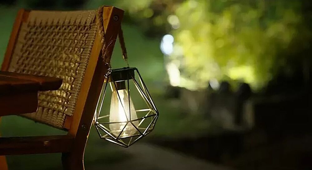 Päikesepatareiga LED-valgusti Bauhaus Latern