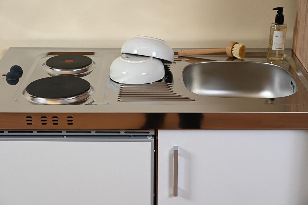 Miniköök Respekta MK130ESWOSS 1,3 m valge/pruun