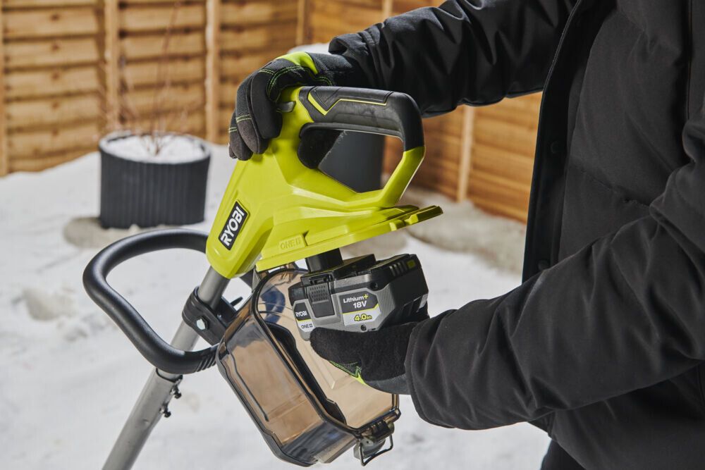 Akulumelabidas Ryobi ONE+ RY18ST25A-0