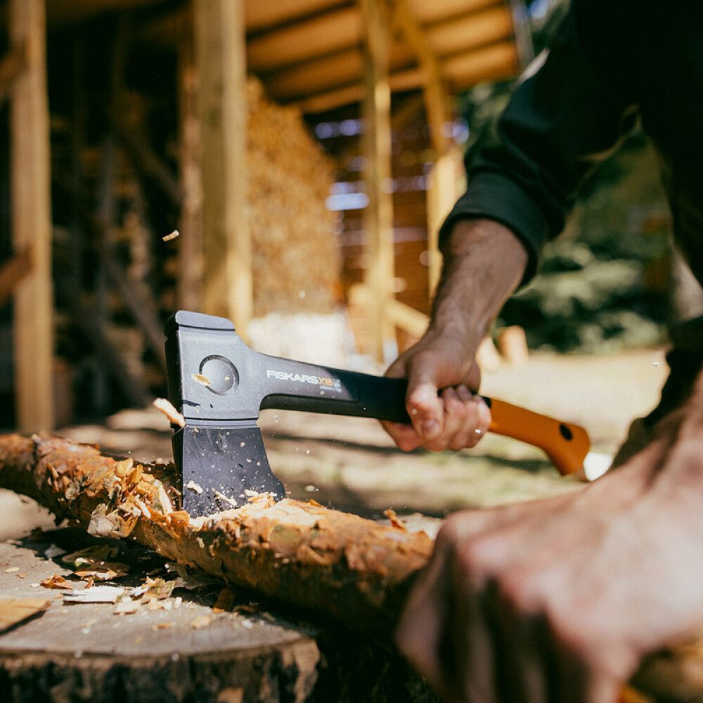 Universaalkirves Fiskars X18