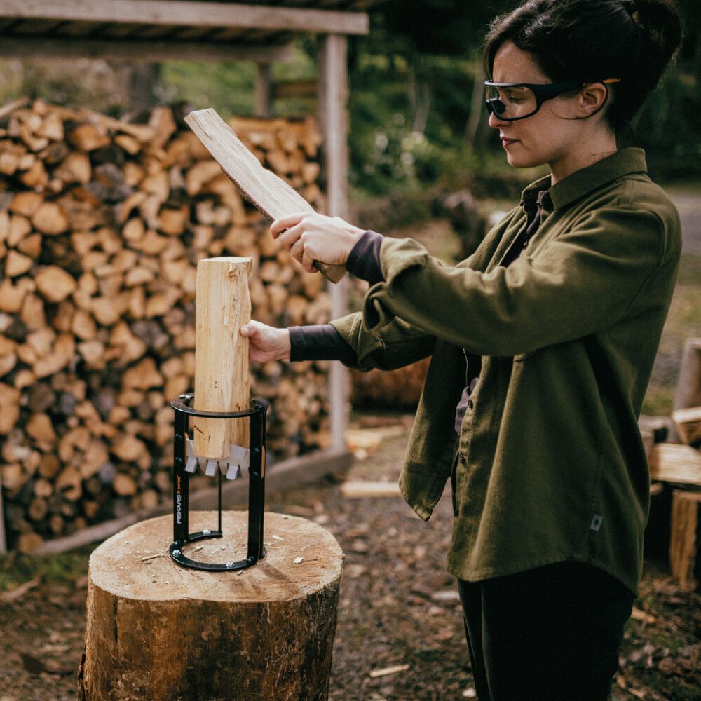Puulõhkuja Fiskars X-seria S õue