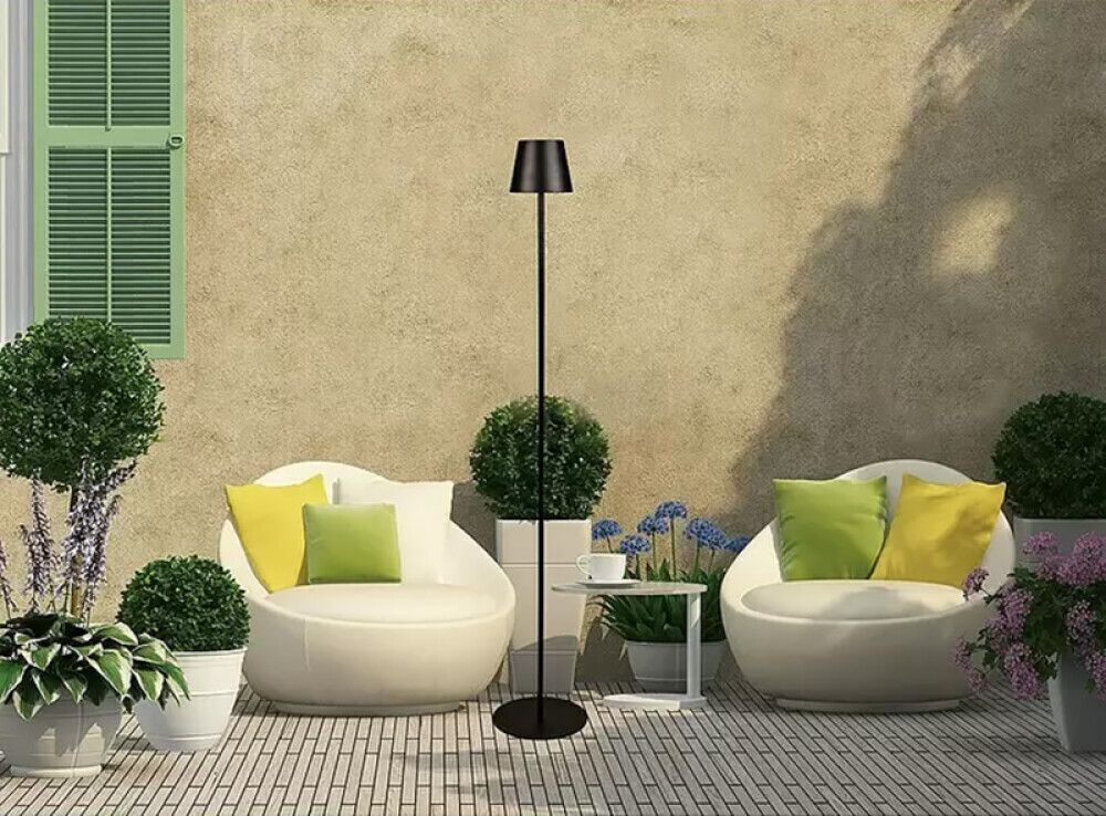 Põrandavalgusti laetav Paola must