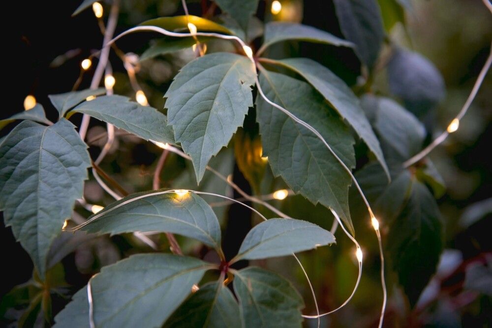 Päikesespatareiga Airam LED-valgussari Palma 100 osaline