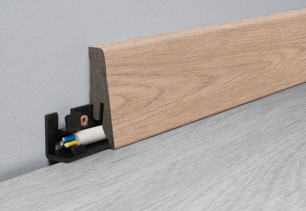 Põrandaliist Logoclic K58C Element Flex Tamm Baltia 18 x 58 x 2600 mm