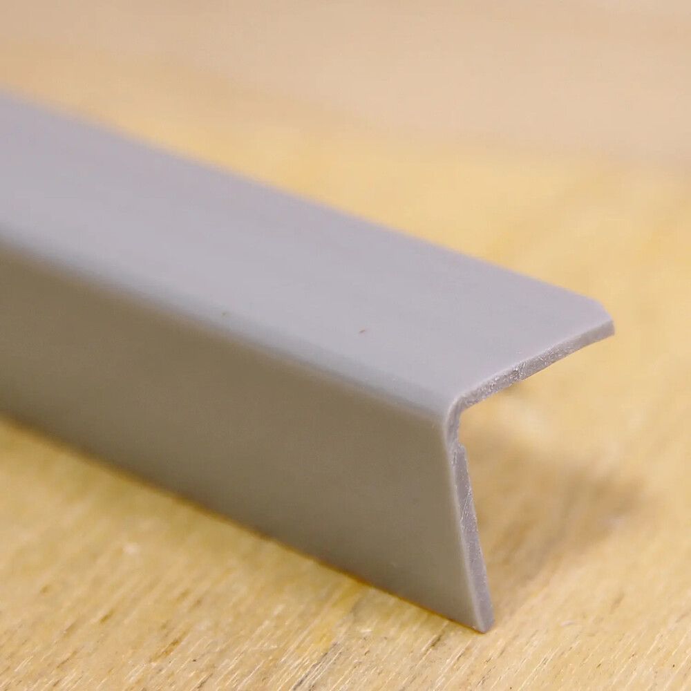 Välisnurgaliist plastik KKU 15 hall 15 x 15 x 2600 mm