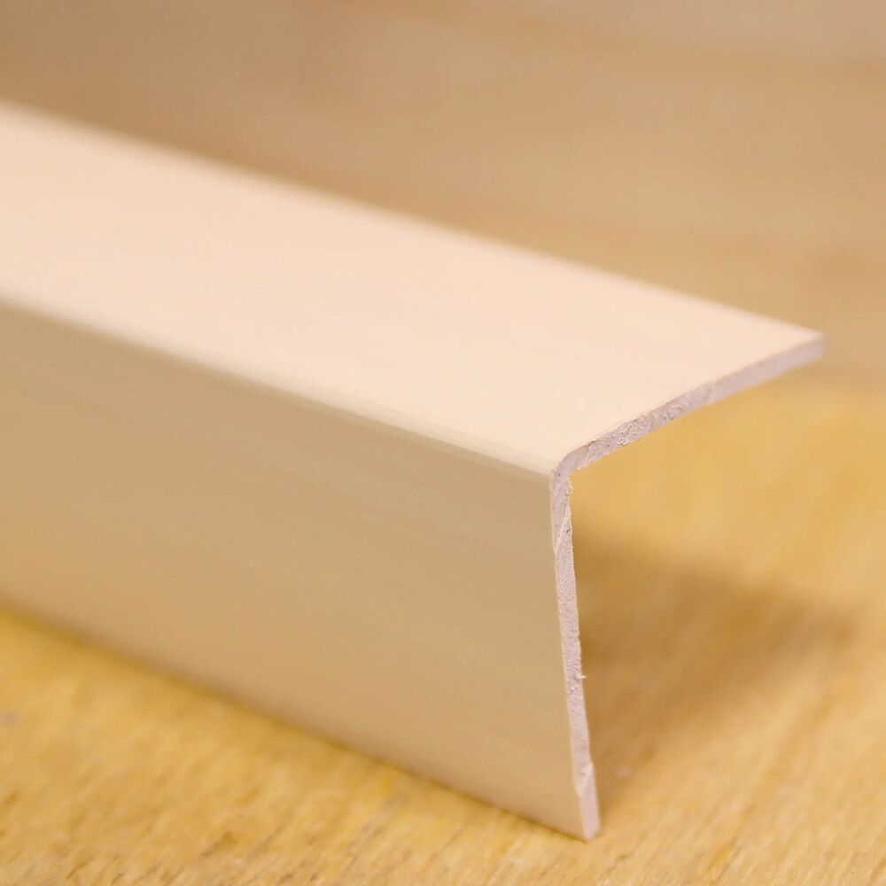 Välisnurgaliist plastik KKU 25 beež 25 x 25 x 2600 mm