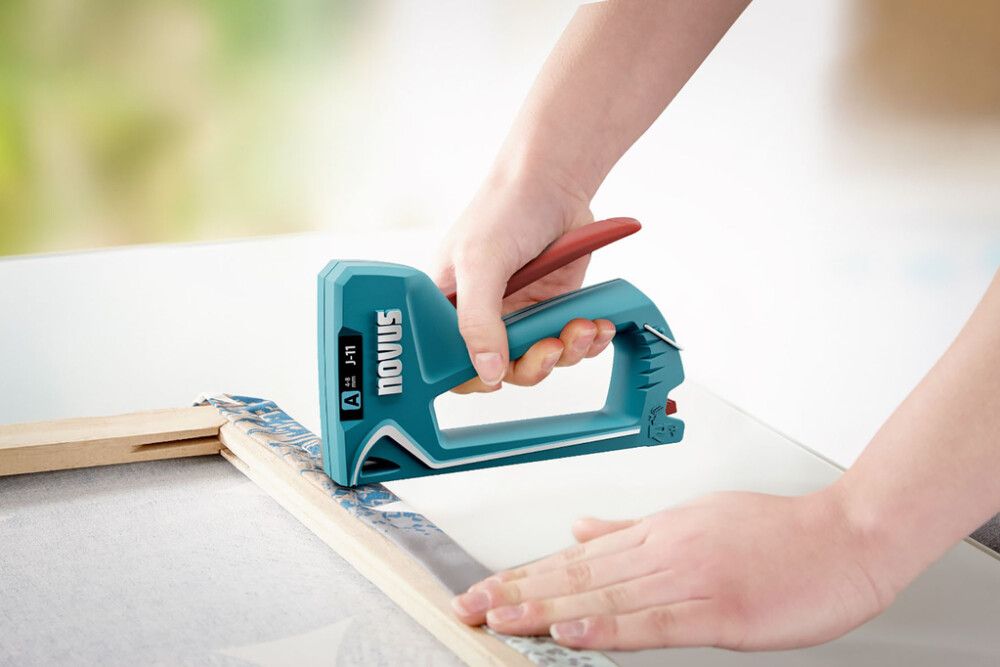 Klambripüstol Novus J-11