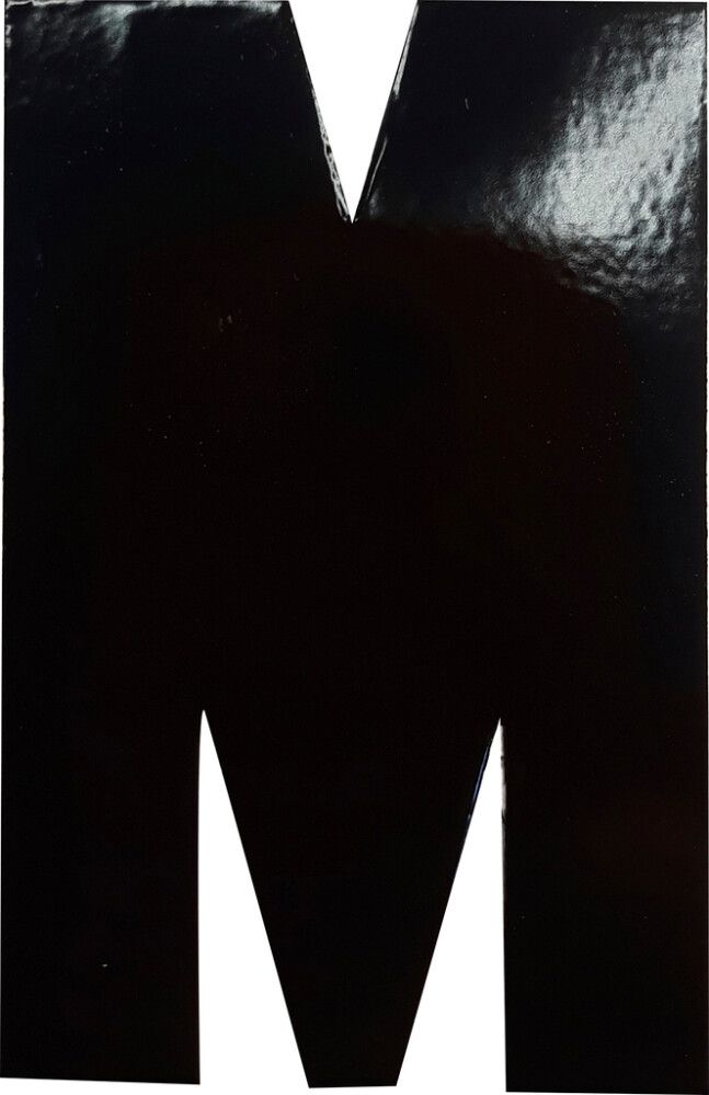 Täht Klassen must 8,3 cm M