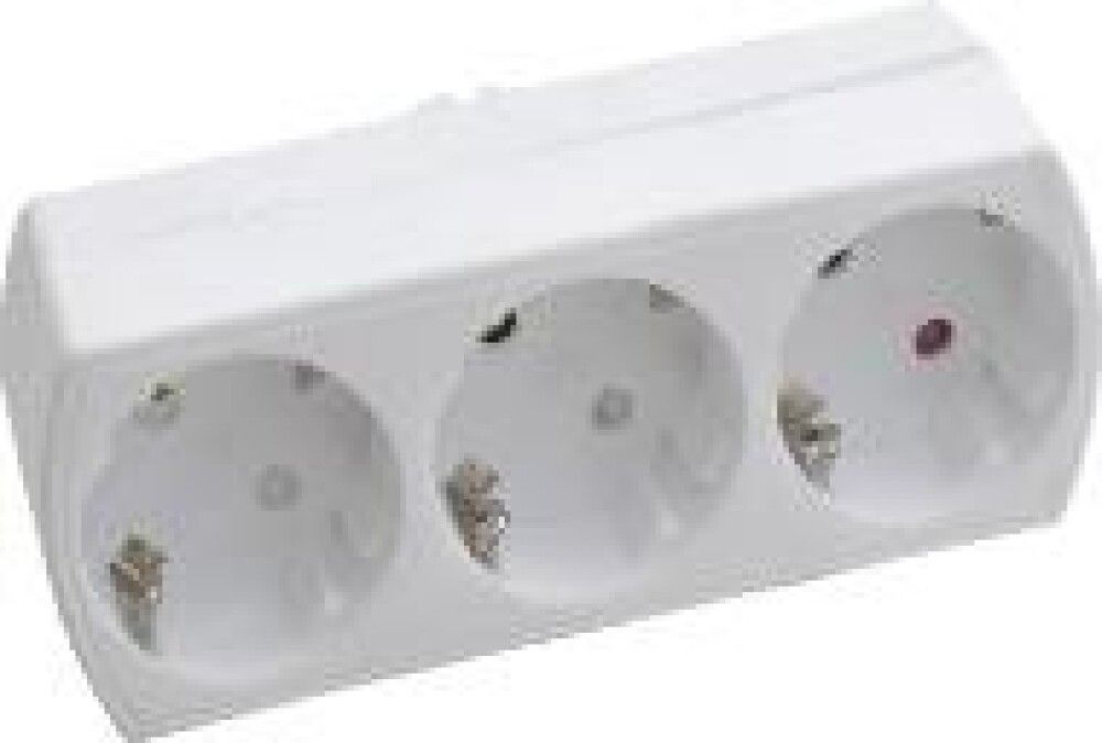Harupistik 3 × Schuko valge