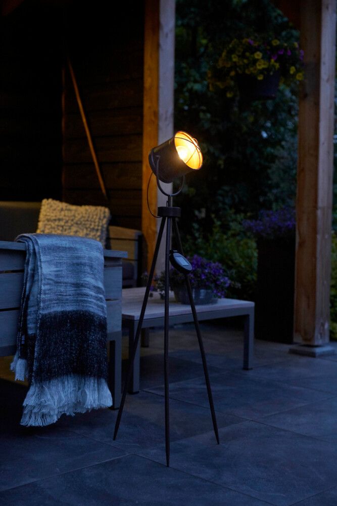 Päikesepatareiga LED-valgusti Luxform Leipzig