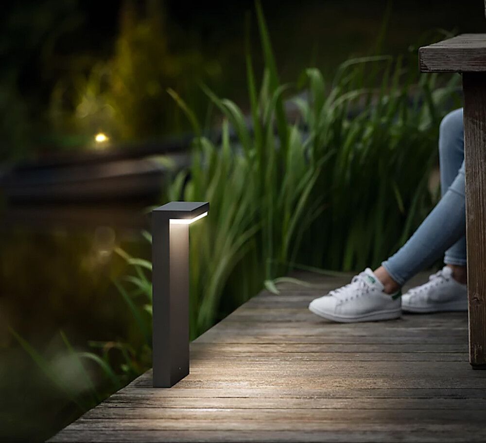 Postvalgusti Philips Bustan