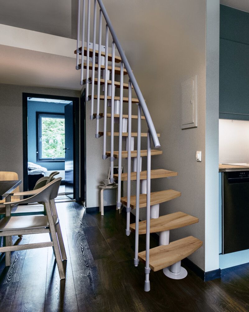 Trepp Atrium Mini Plus Vertical tamm  60 cm Hall