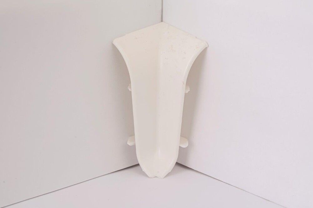 Sisenurk Maler PVC valge 22 x 60 mm 2 tk