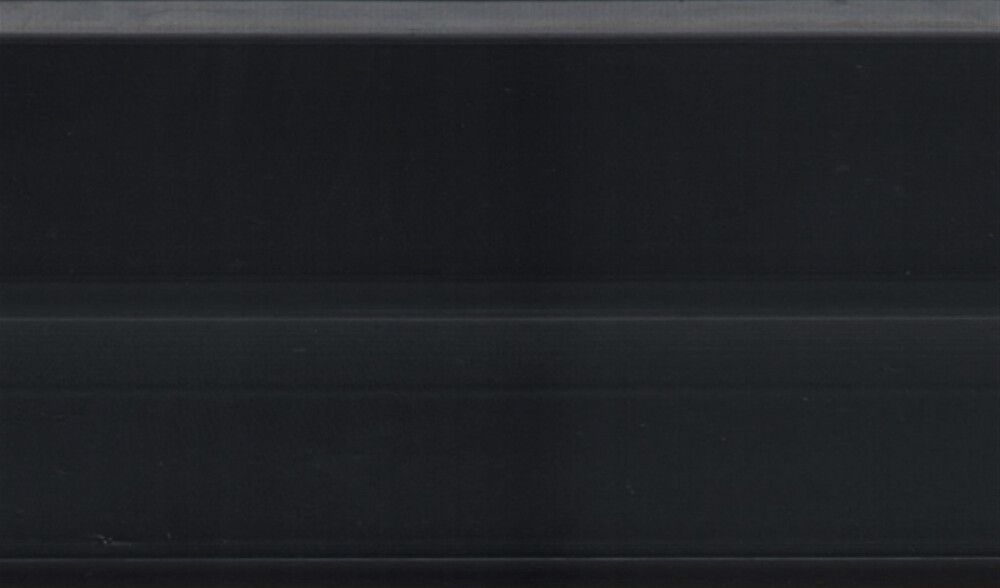 Nurgaliist painduv PVC must 18,5 x 18,5 x 5000 mm