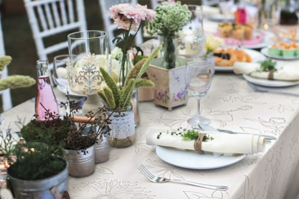 Vahariie Mahattan Palmas must/valge