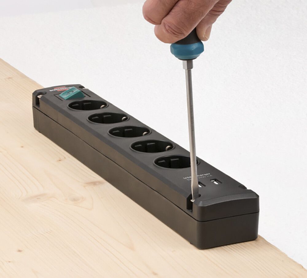 Pikendusjuhe Brennenstuhl 5-pesa, 2 x USB 3 m