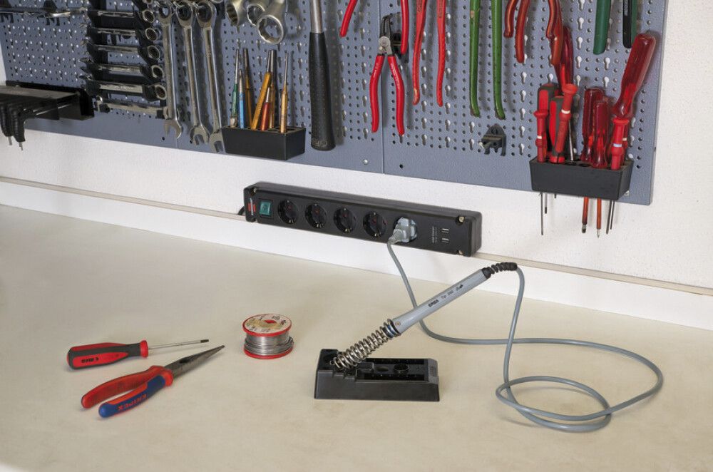 Pikendusjuhe Brennenstuhl 5-pesa, 2 x USB 3 m