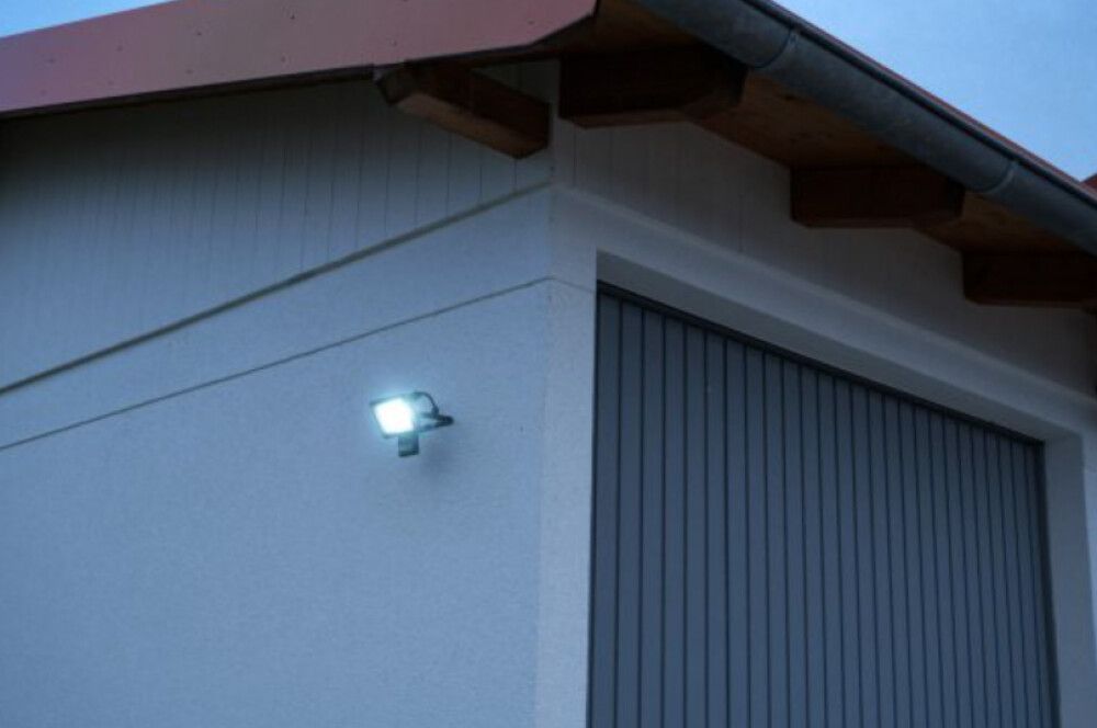 Valgusti LED JARO 3060 P