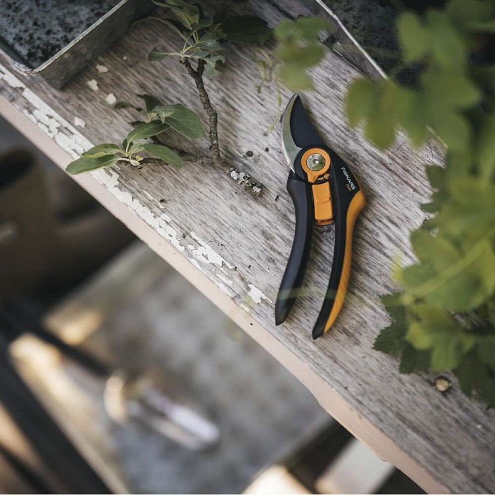 Oksakäärid Fiskars Plus SmartFit