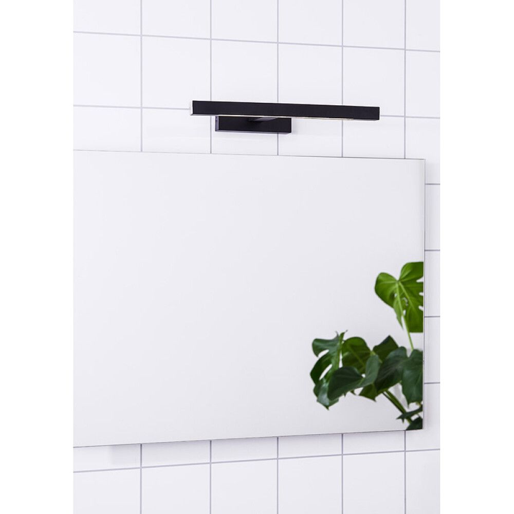 Seinavalgusti Markslöjd Neptunus must