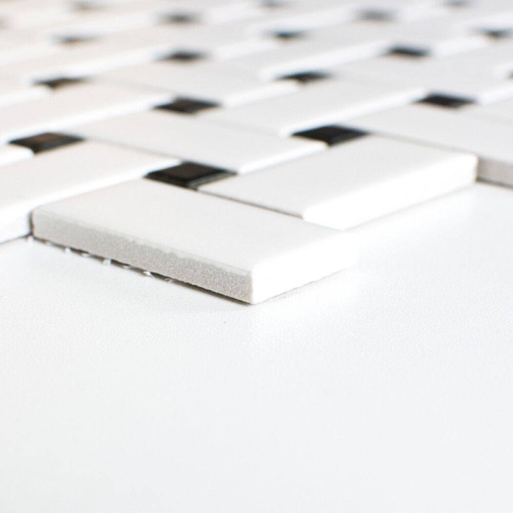 Mosaiik Basket must/valge 30 x 30 cm