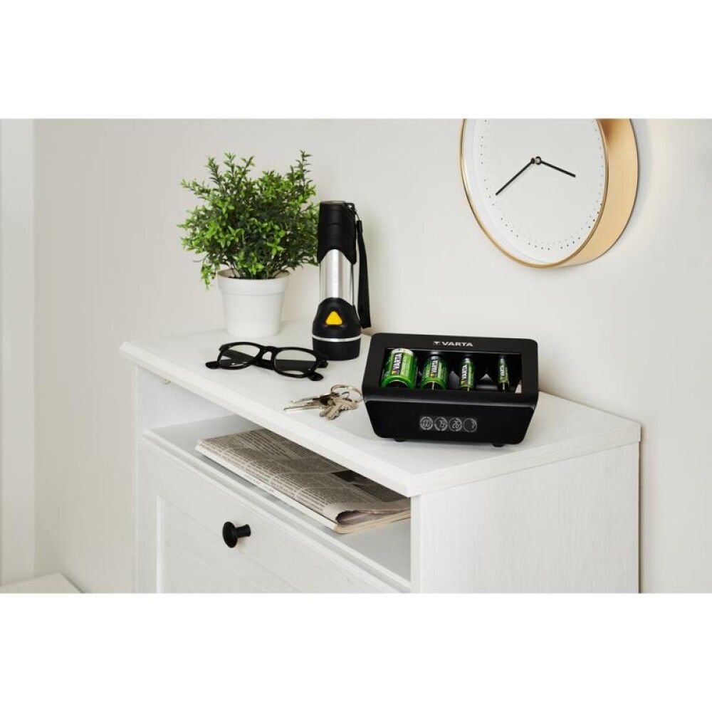 LCD Varta universaalne laadija+akulaadija must