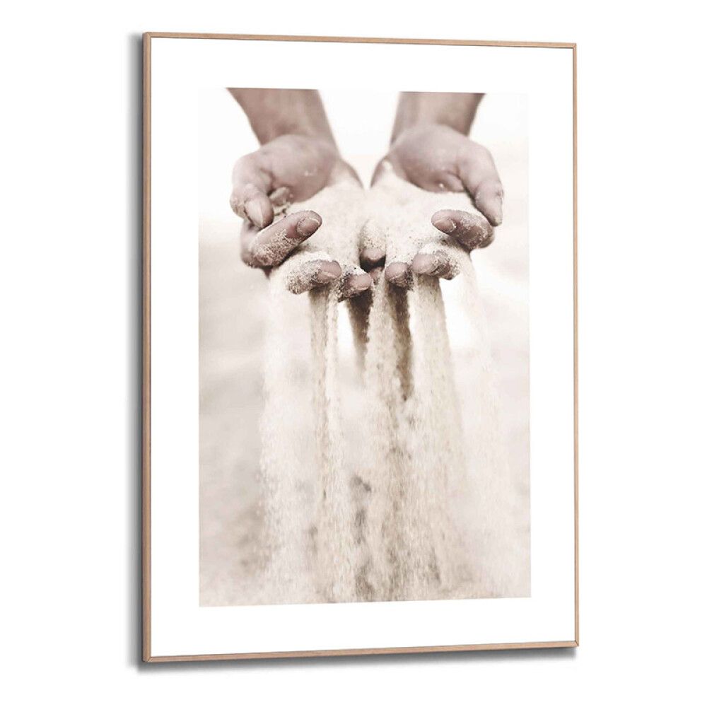 Sisustuspilt Reinders Slimframe Hands in Sand 50 x 70 cm