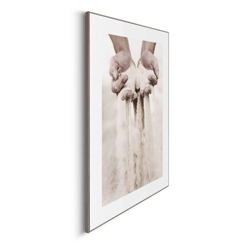 Sisustuspilt Reinders Slimframe Hands in Sand 50 x 70 cm