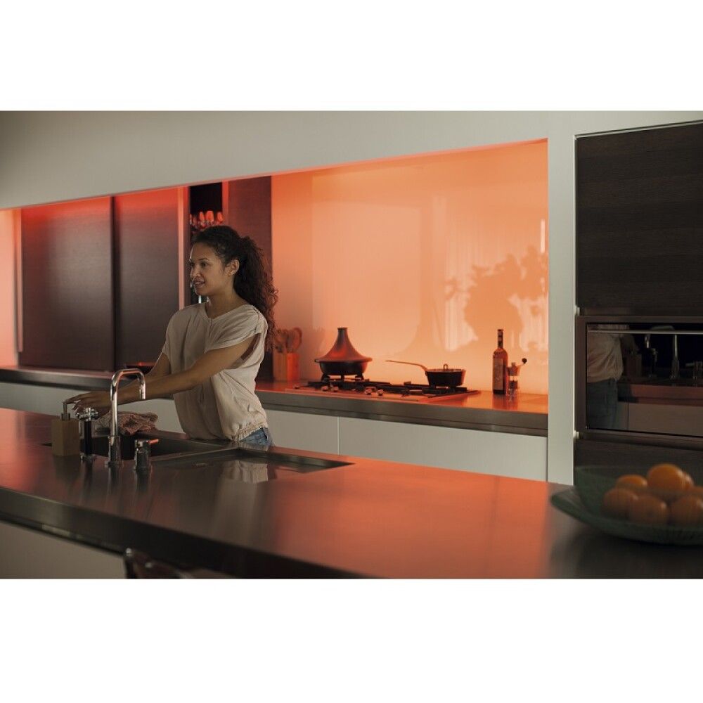 LED-valgusriba Philips Hue Lightstrip Plus V4 RGB pikendus 1 m