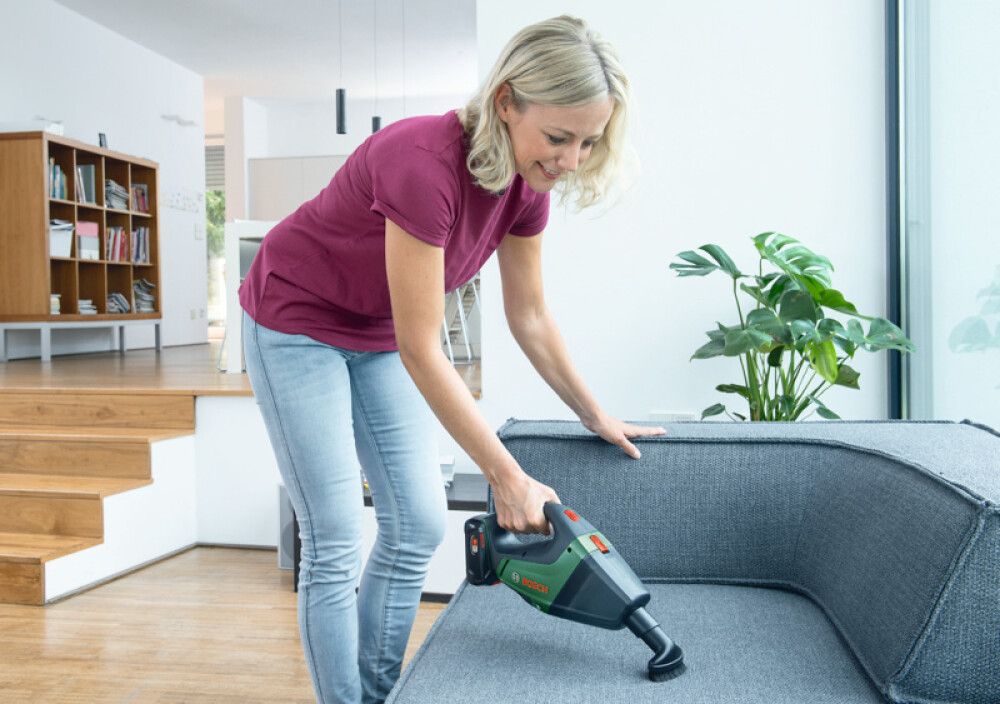 Akukäsitolmuimeja Bosch UniversalVac 18