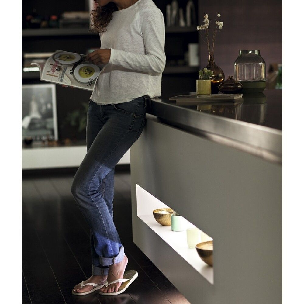 LED-valgusriba Philips Hue Lightstrip Plus V4 RGB põhiosa 2 m