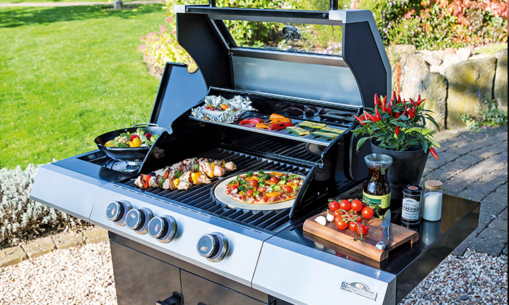 Kingstone Cliff 350 gaasigrillil on kolm roostevabast terasest p&otilde;letit ning k&uuml;lgp&otilde;leti